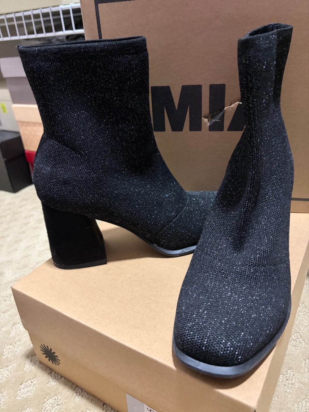 MÍA ankle boots
